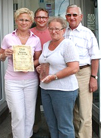 Silke Geißler, Tomas Fischer und Brigitte und Hermann Fischer von Optiker Fischer Rathenow